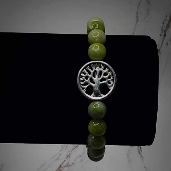 Hand Crafted Jewelry - Tree of Life floating charm Green jade stretch bracelet